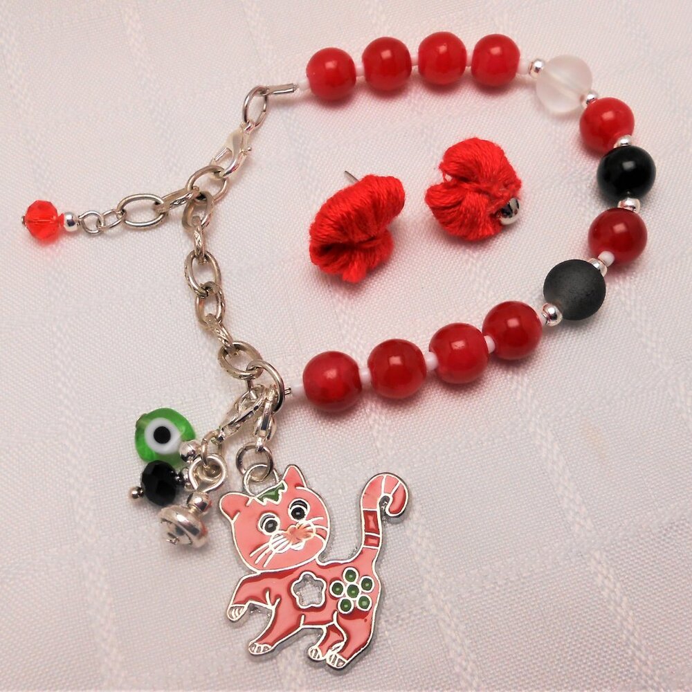 Handmade jewelry set: bracelet and two pairs of earrings No 930
